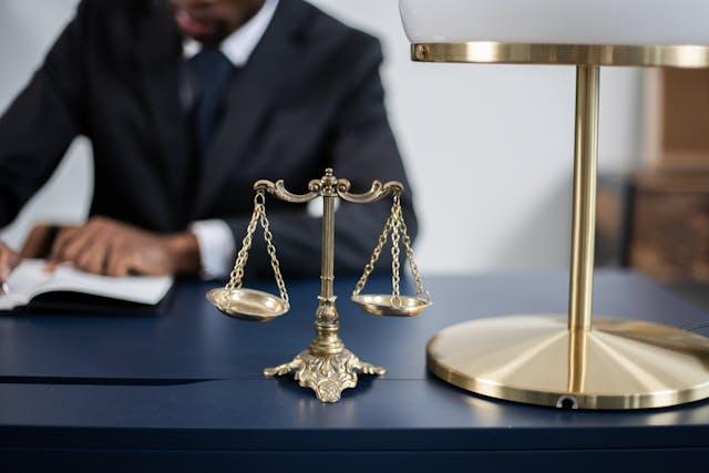 Une balance de justice